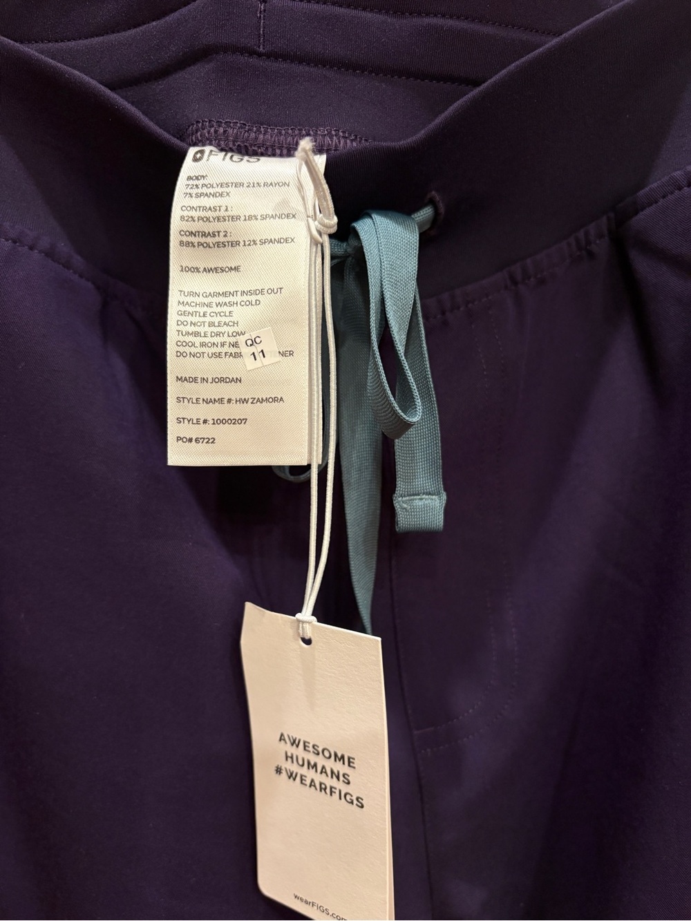 FIGS woman’s scrubs new with tags Deep Plum - Picture 8 of 8